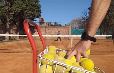 Clases grupales e individuales de tenis